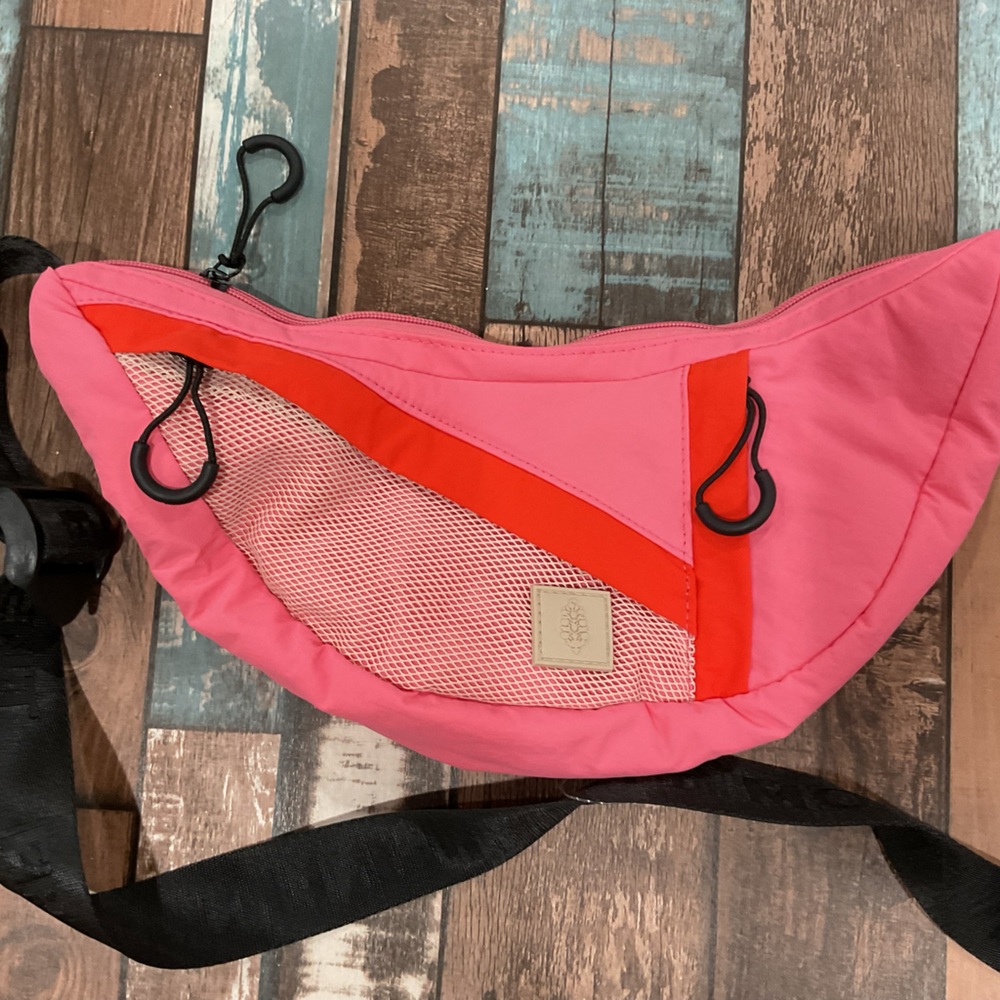 Free people nothing but net sling bag Hibiscus Sporty